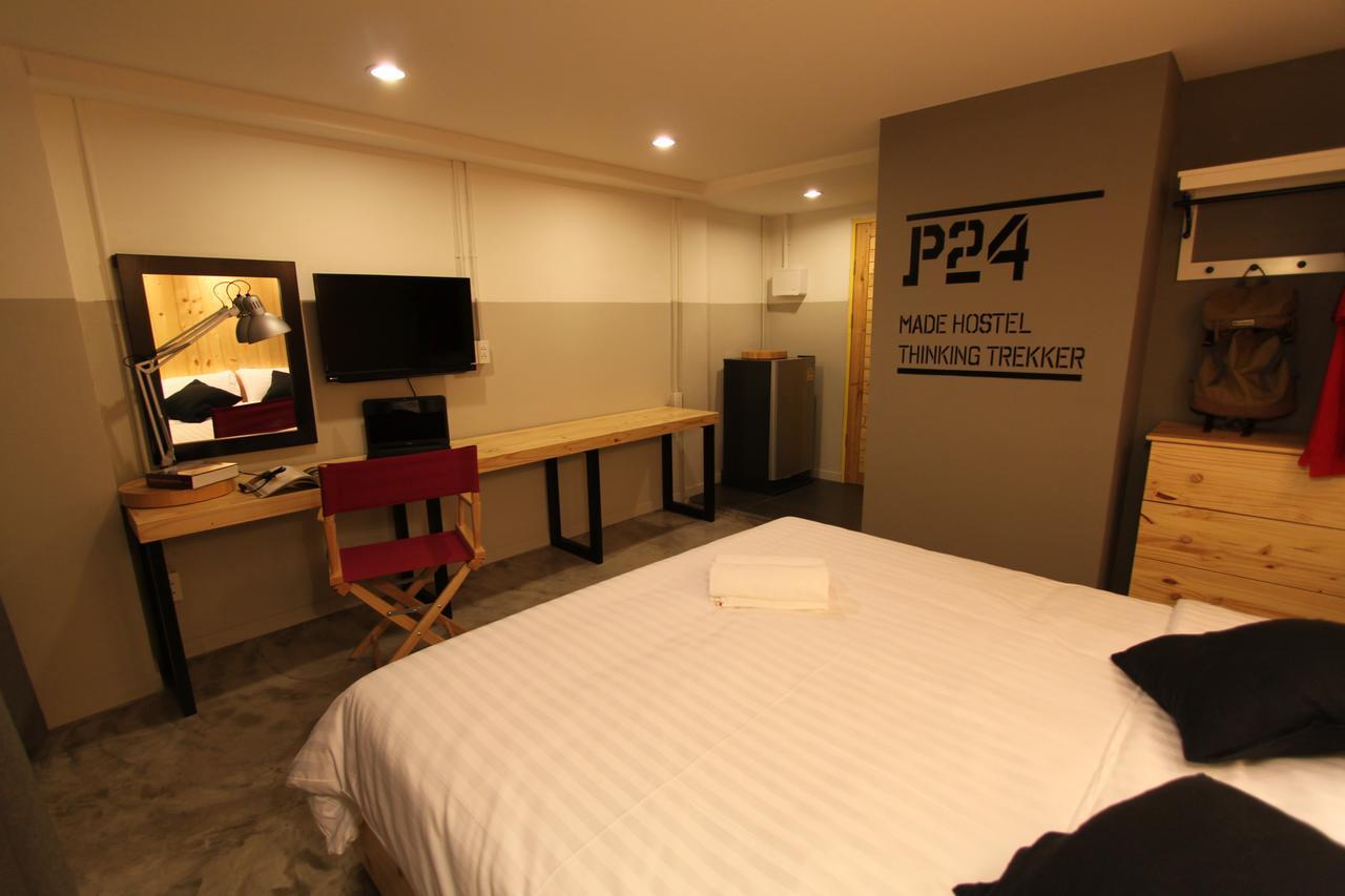P24 At Kaset Hotel Банкок Екстериор снимка