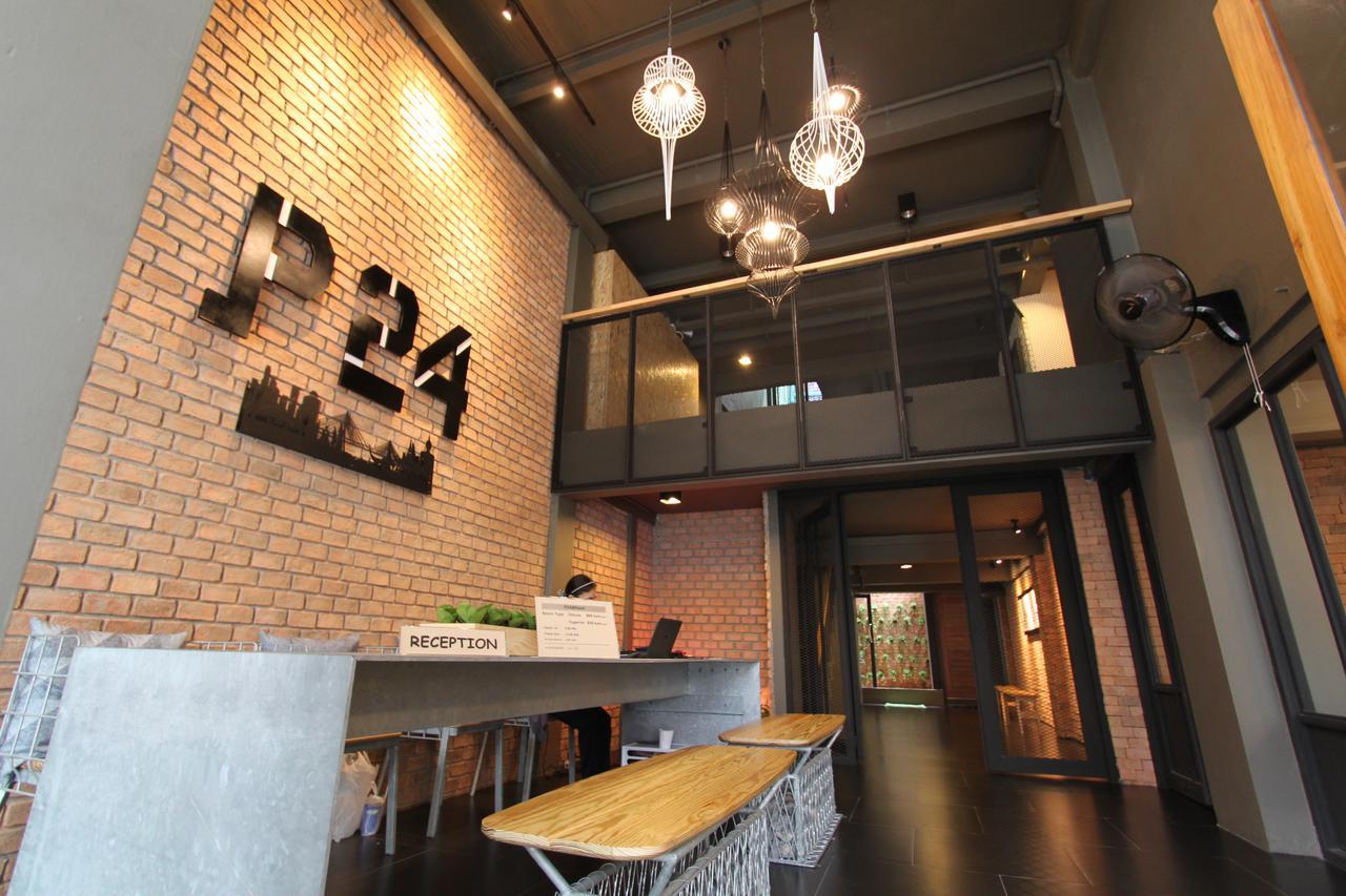 P24 At Kaset Hotel Банкок Екстериор снимка